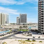 Luxe Studio With Upgraded Interior In Sports City