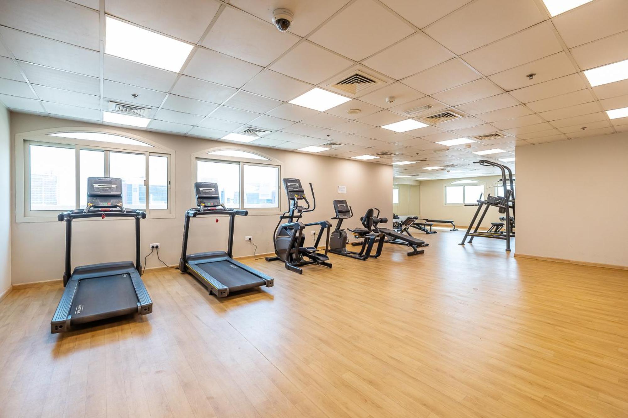Apartment Luxe With Upgraded Interior In Sports Dubai